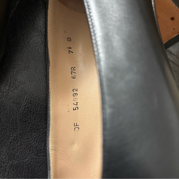 Salvatore Ferragamo Cap Toe Gancini Icon Heels Size 7.5 Narrowest DF 67R - Picture 9 of 12
